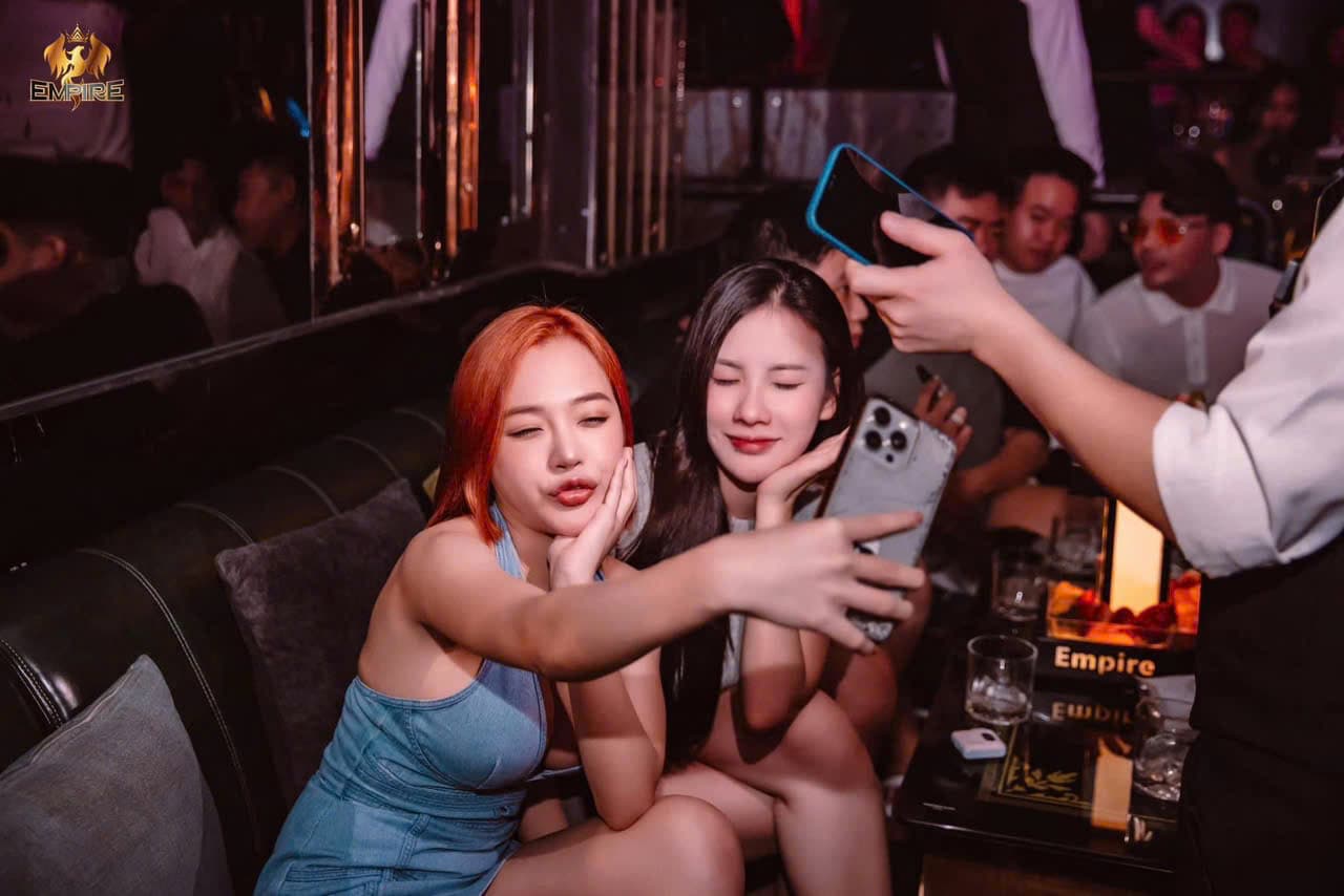Khoảnh khắc tại Empire Club — music lounge Quận 1