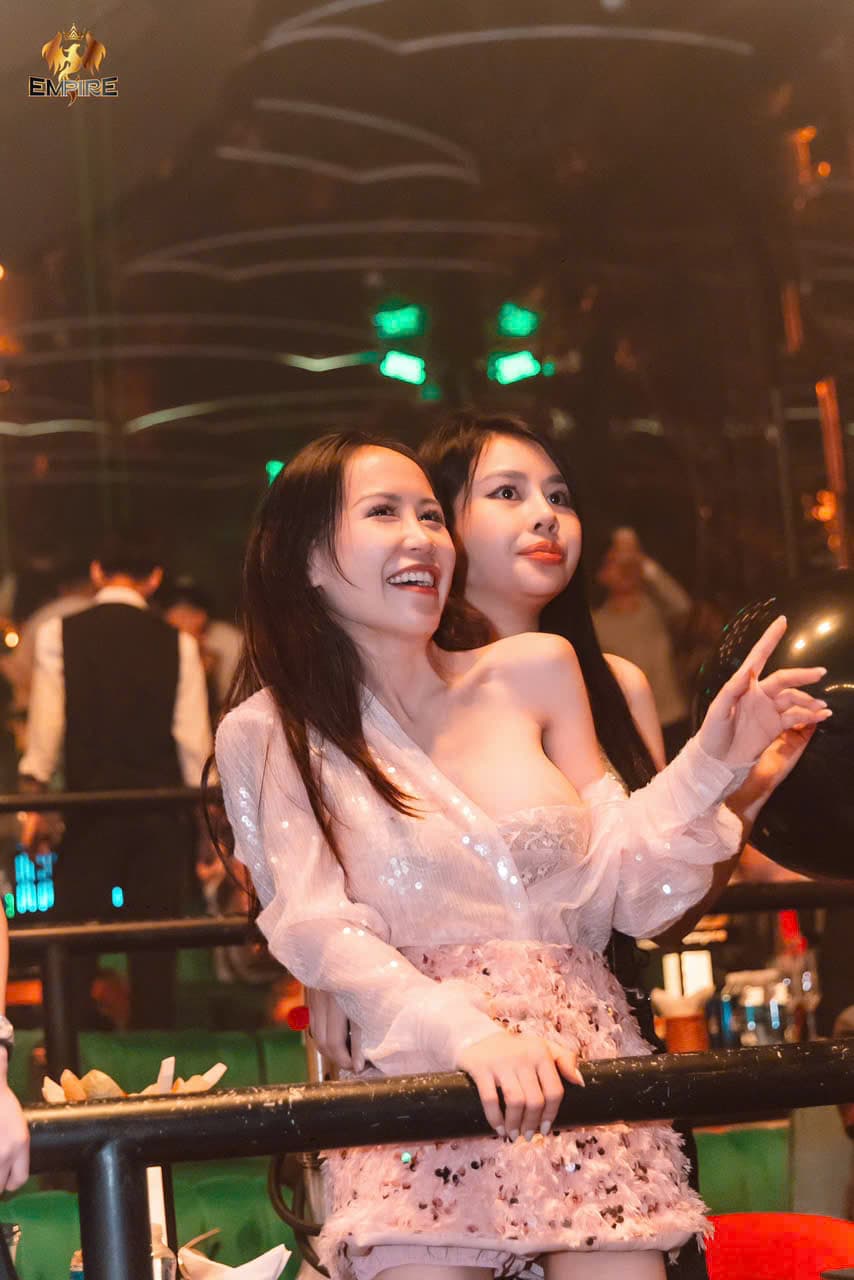 Khoảnh khắc tại Empire Club — music lounge Quận 1